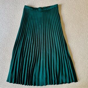 J. CREW Dark Spruce Green Pleated
Midi Skirt (SIZE 4)